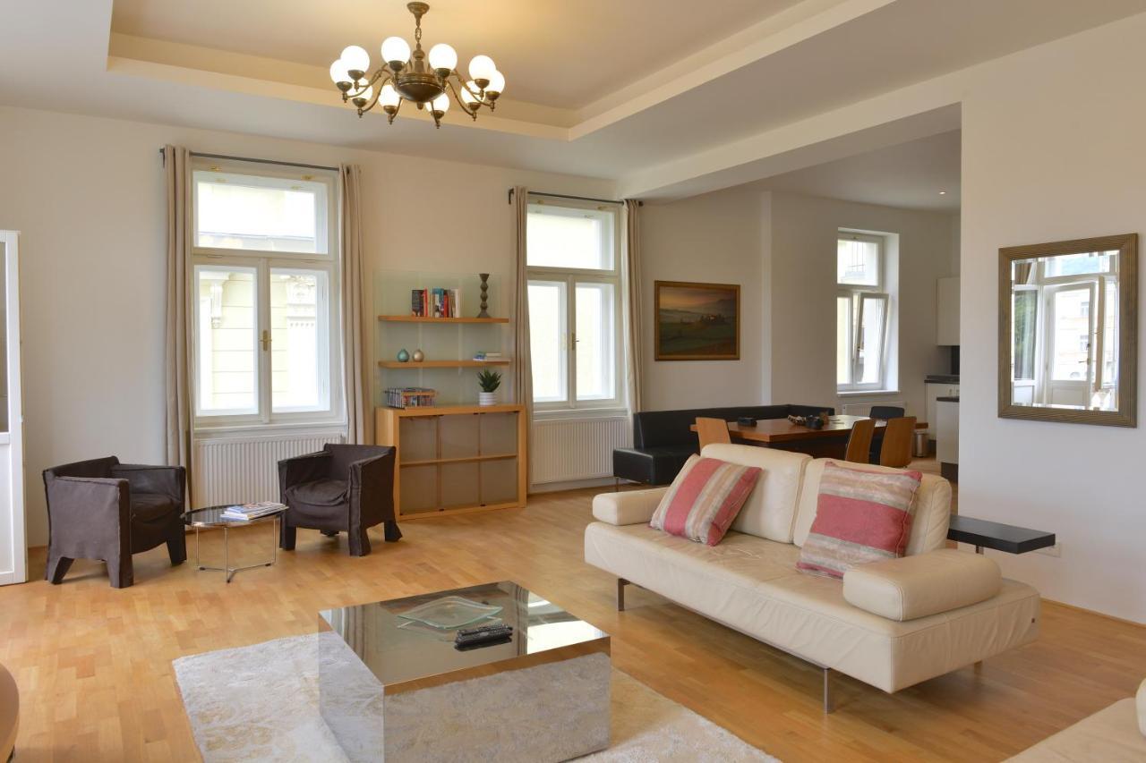 Kolonada Luxury 3 Bedroom Apartment Manes Маріанські Лазні Екстер'єр фото